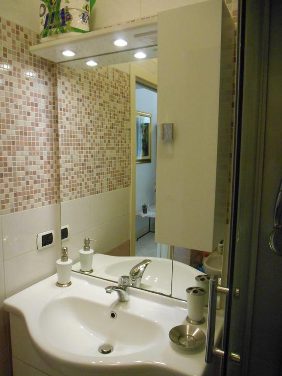 Casa Sannazzaro Apartment Наполи Стая снимка