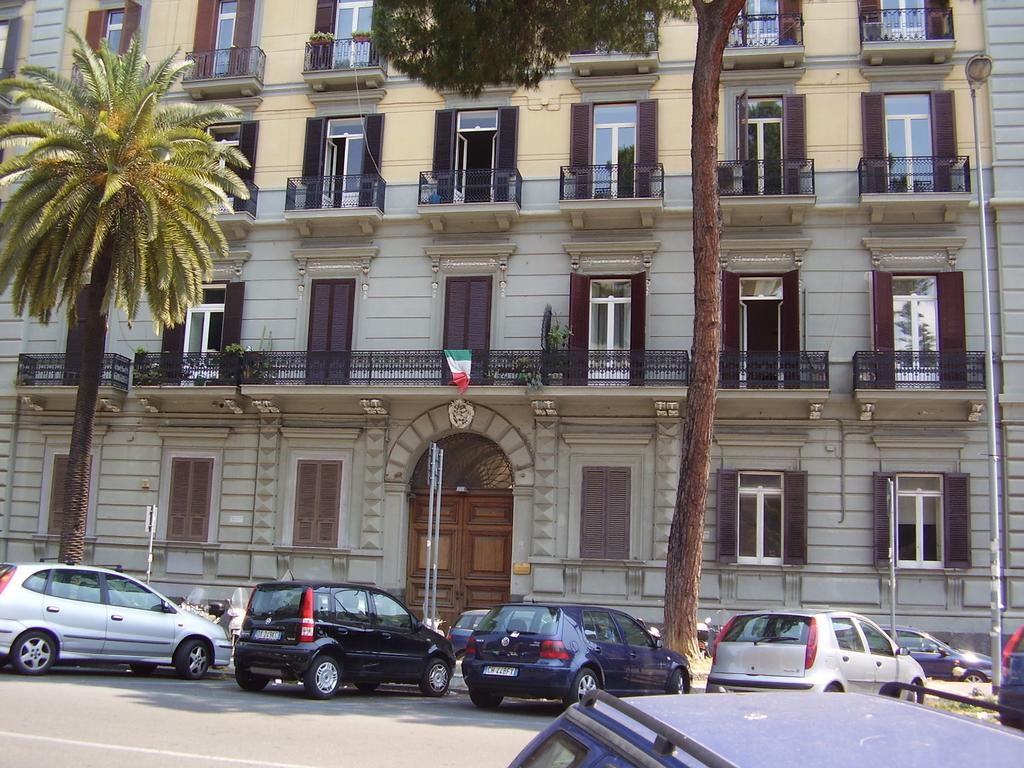Casa Sannazzaro Apartment Наполи Стая снимка